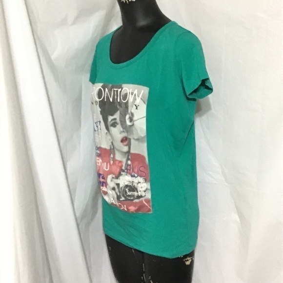 Herloin Magazine Cover Print Tee in Green Size Large - Picture 4 of 7